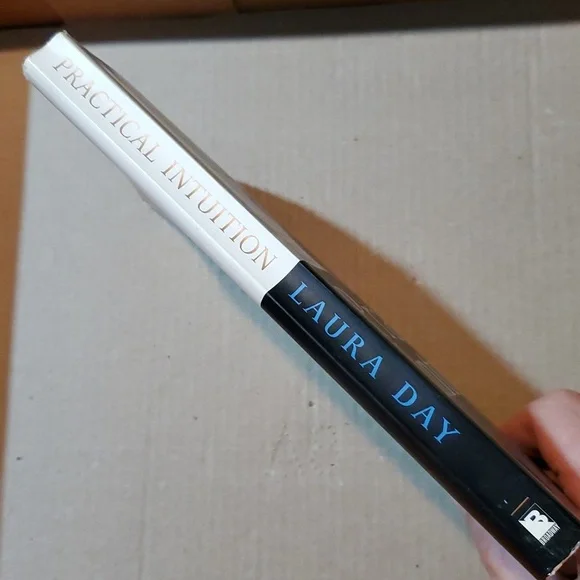 2/$8 📚 Practical Intuition Laura Day Paperback book - Picture 4 of 12